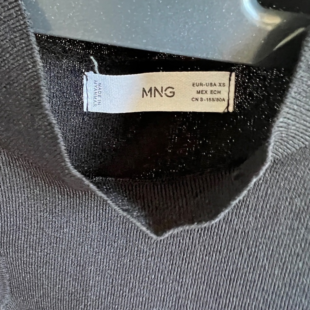 Mango Shoulder cut out Top in Size xs - Picture 5 of 8